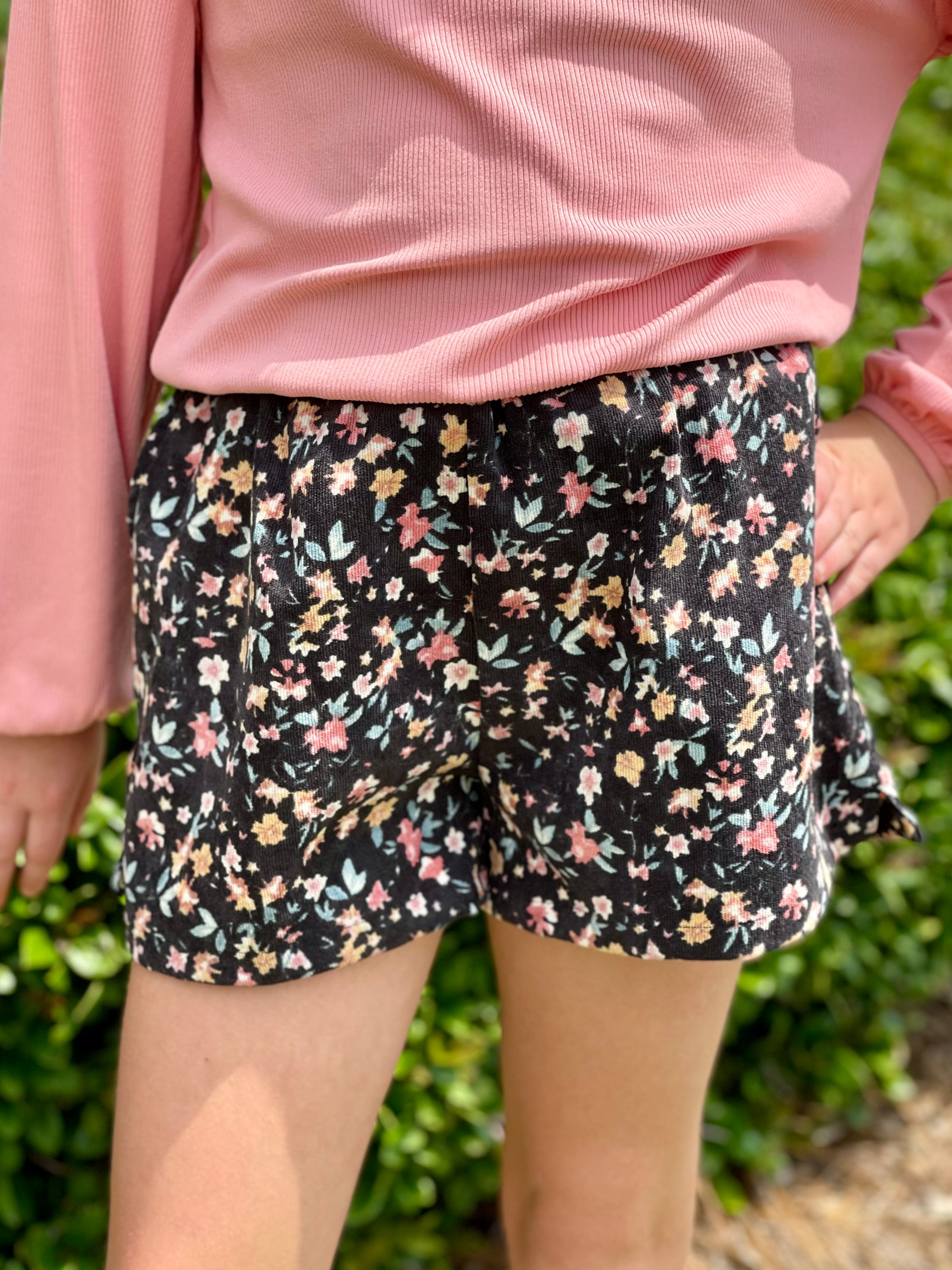 Black Plantlover Shorts